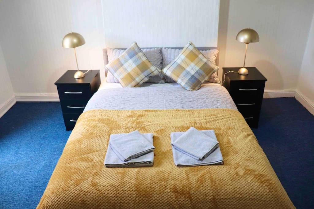 Appartement Peaceful 2 Bed House Free Wifi And Parking à Leeds  Extérieur photo